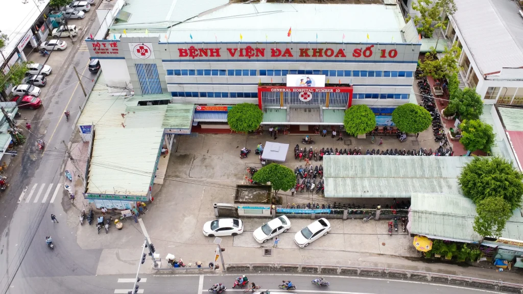 Bệnh viện Đa khoa số 10 - xe cứu thương Hậu Giang