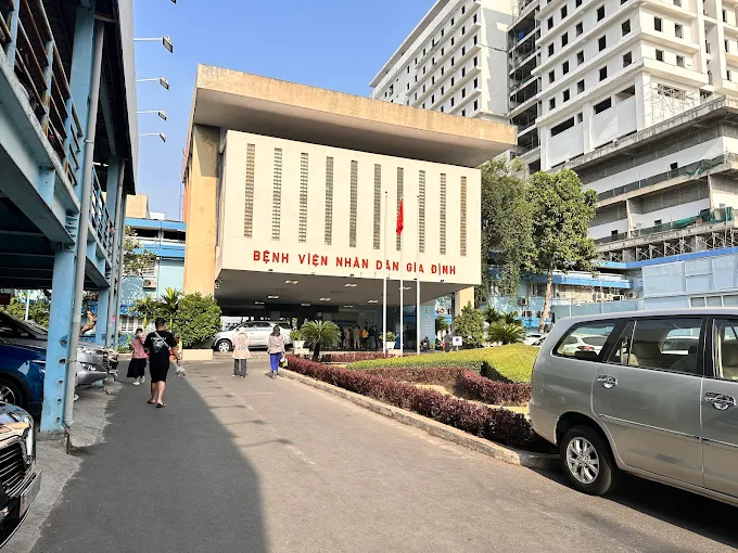 Bệnh viện Nhân dân Gia Định - xe cứu thương tphcm